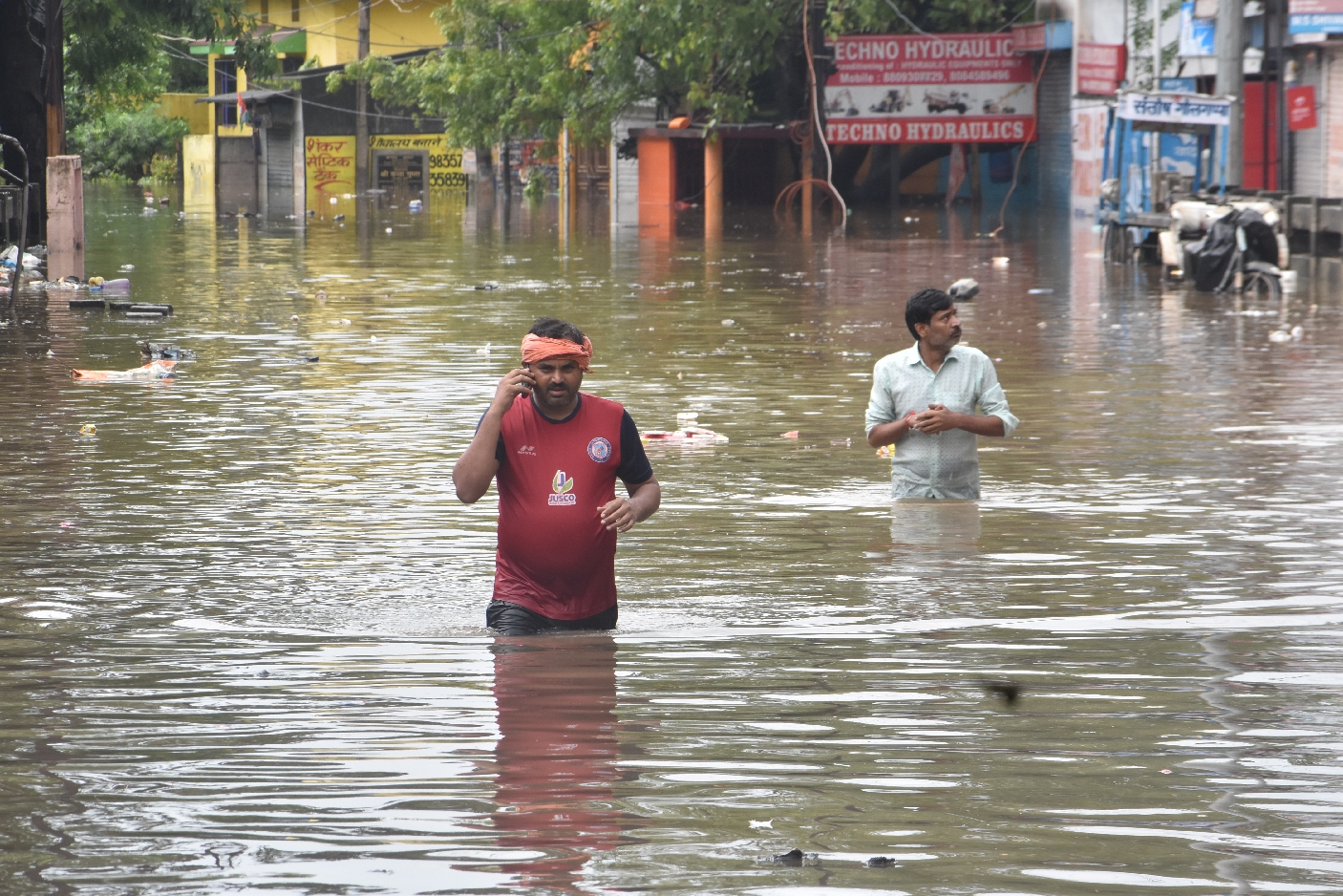 Jamshedpur Flood Effect बाढ़ प्रभावित इलाकों में दहशत में जिंदगी