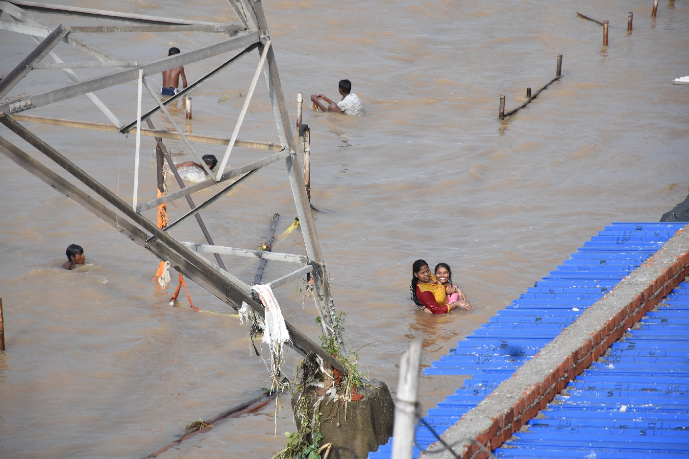 Jamshedpur Flood Effect बाढ़ प्रभावित इलाकों में दहशत में जिंदगी