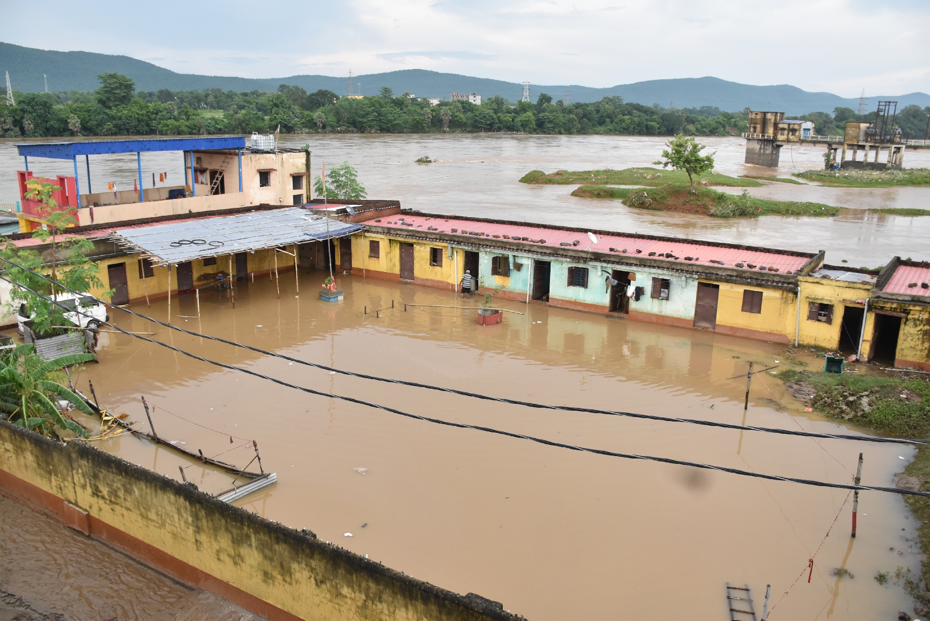 Jamshedpur Flood Effect बाढ़ प्रभावित इलाकों में दहशत में जिंदगी