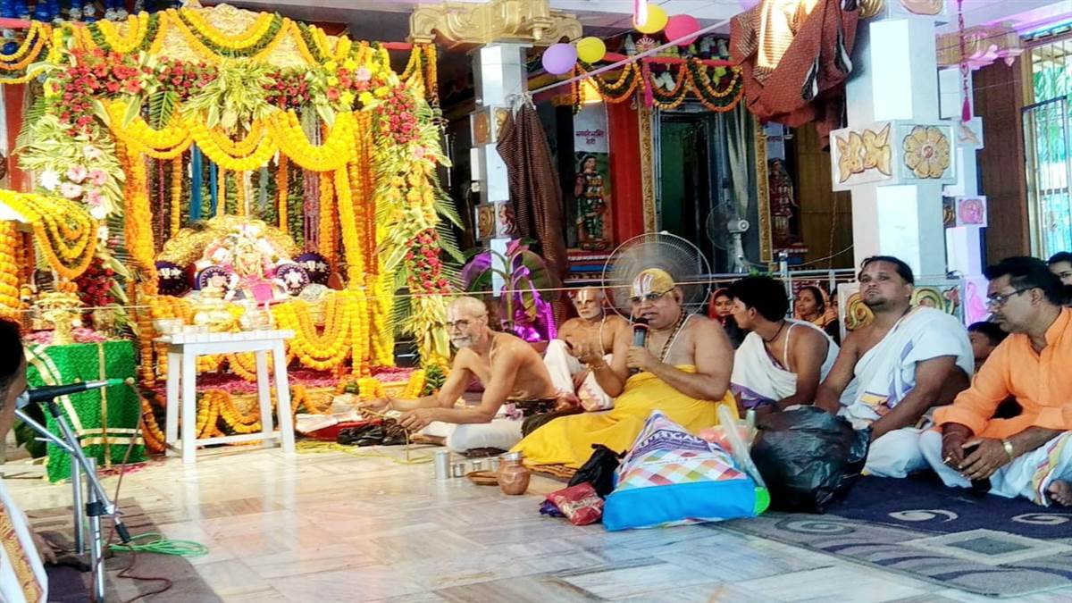 योगीराज थे भगवान श्रीकृष्ण स्वामी राजनारायणाचार्य Yogiraj was Lord