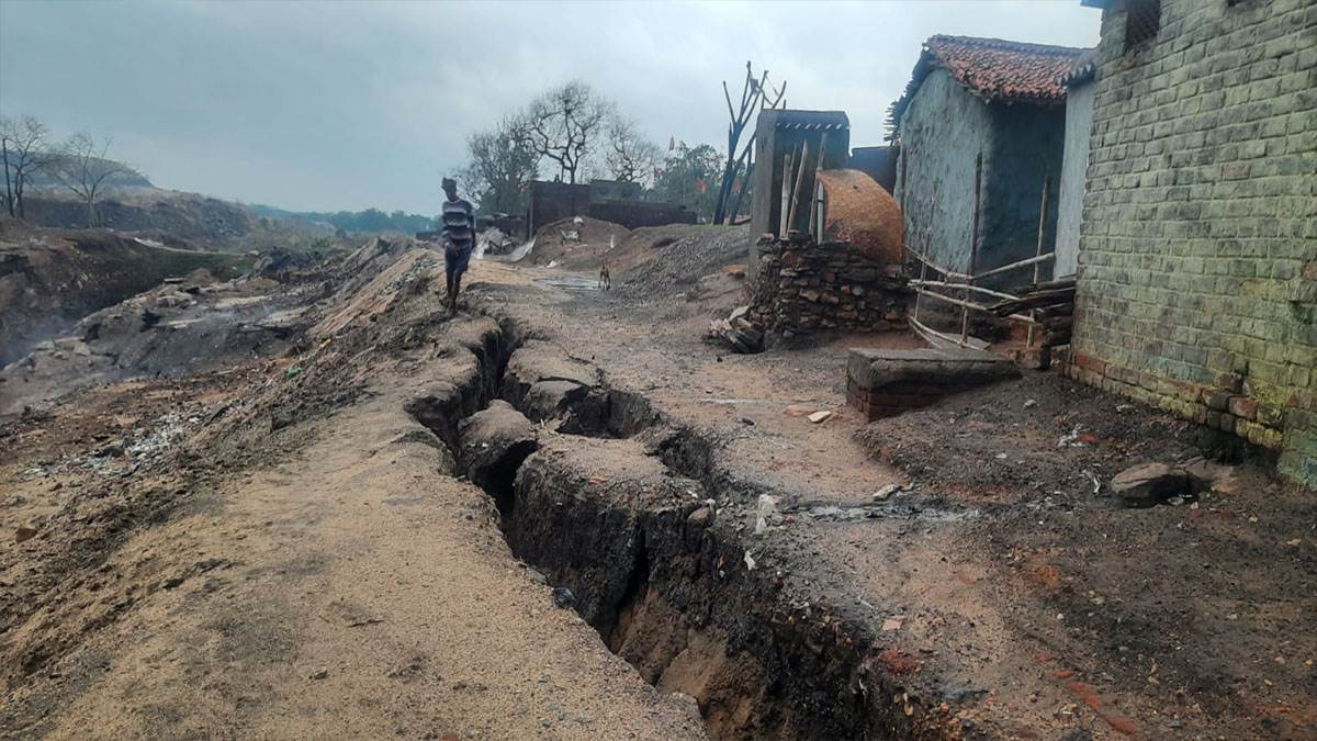 Ochiq mushuk bilan porno Dadam gozal qizini sikadi (pornosiz)