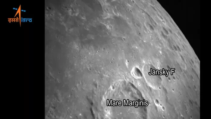 Chandrayaan 3 New picture: इसरो ने चांद की नई तस्वीरें जारी की।