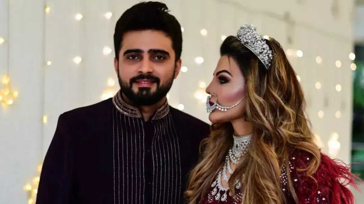 https://www.jagranimages.com/images/newimg/22082023/22_08_2023-rakhi_adil_23508948.jpg