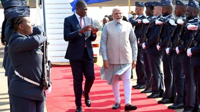 पीएम मोदी तीन दिवसीय 15वें ब्रिक्स शिखर सम्मेलन में भाग लेने वाले नेताओं के साथ द्विपक्षीय बैठकें करेंगे।
