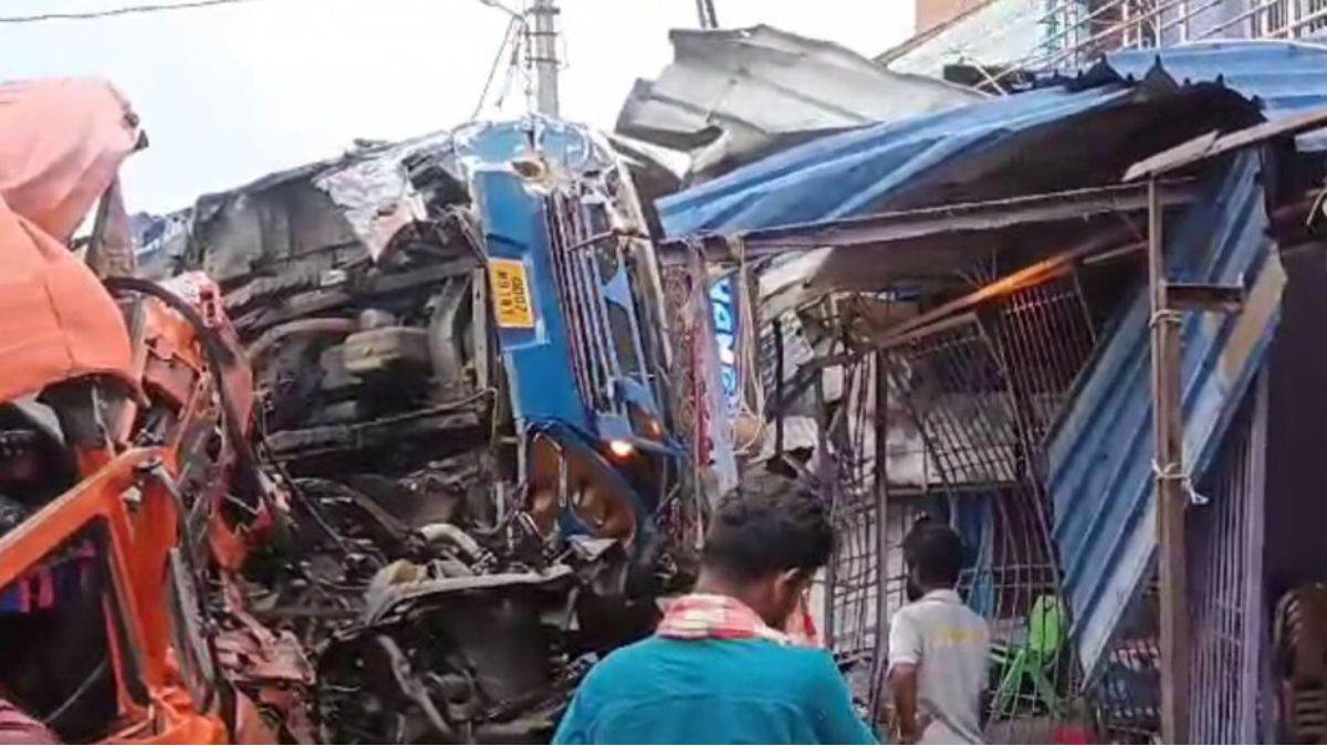 https://www.jagranimages.com/images/newimg/22082024/22_08_2024-ganjam_road_accident_23782424.jpg