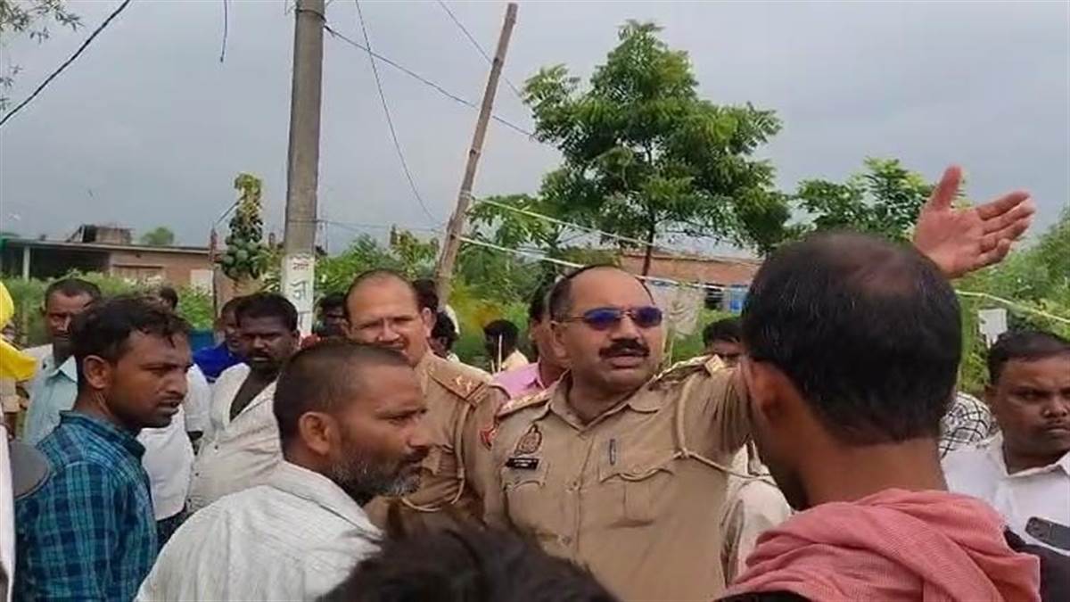 https://www.jagranimages.com/images/newimg/22082025/22_08_2025-22jpr_m_12_22082025_246.jpg