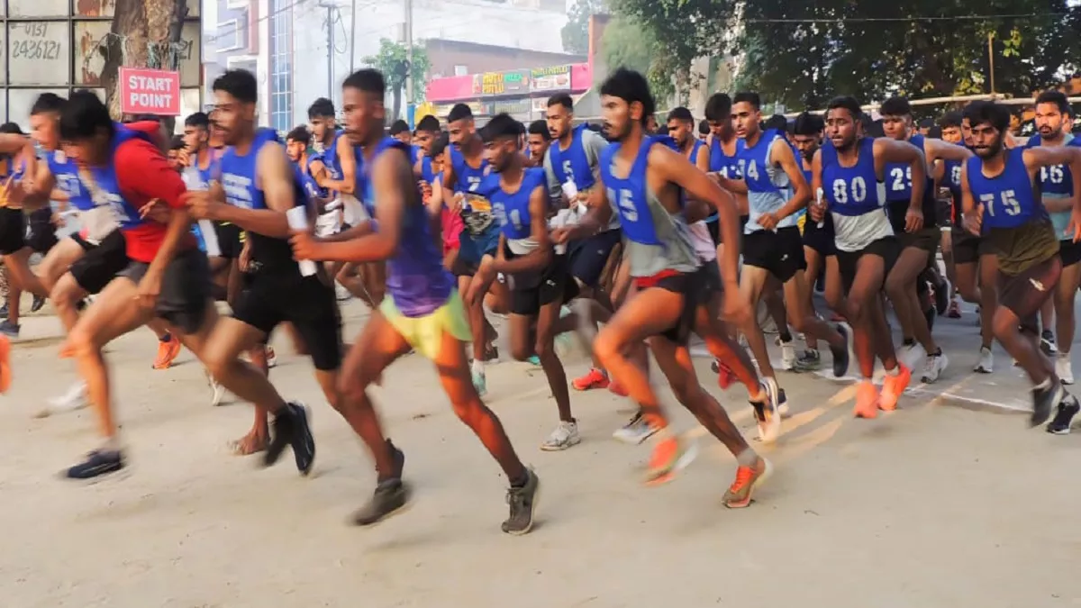 Muzaffarnagar: पहले दिन अग्निवीर बनने को दौड़े शामली व गौतम बुद्ध नगर के युवा, 13 जिलों के लिए है यह भर्ती रैली