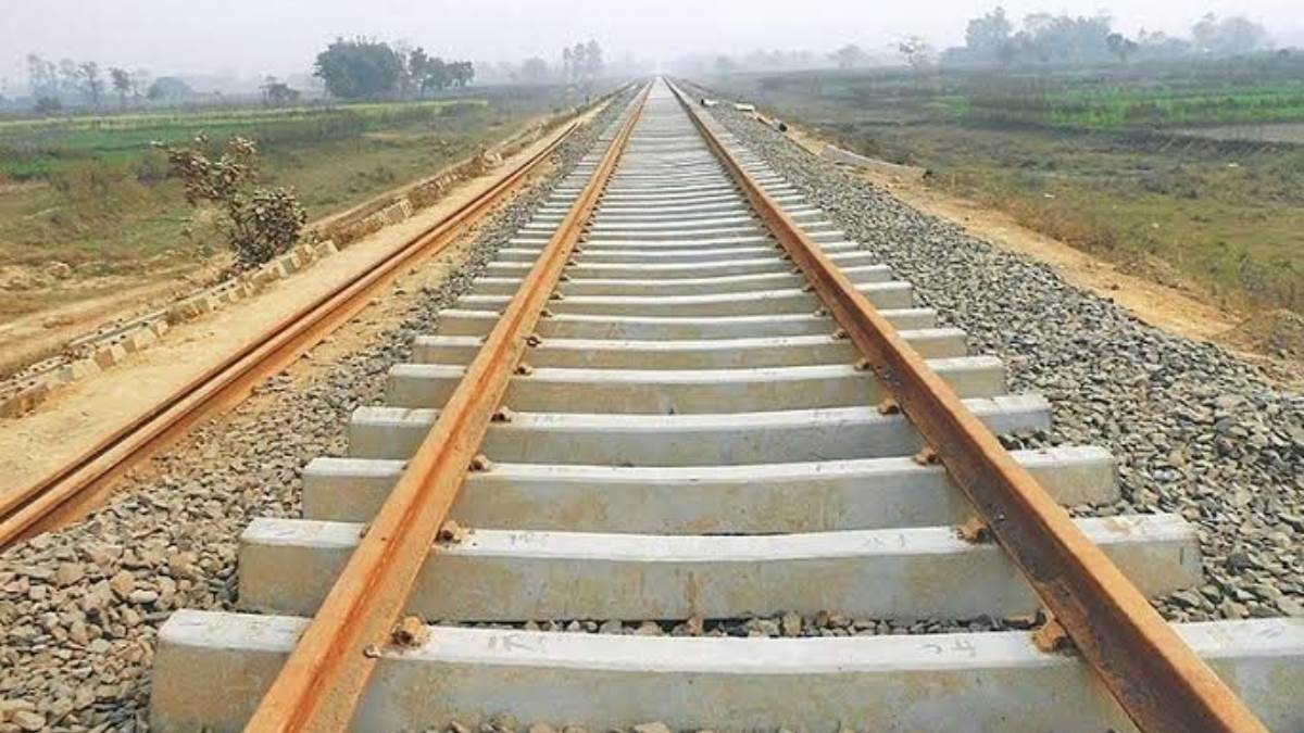 https://www.jagranimages.com/images/newimg/22082025/22_08_2025-deoghar_rail_line_24021582.jpg