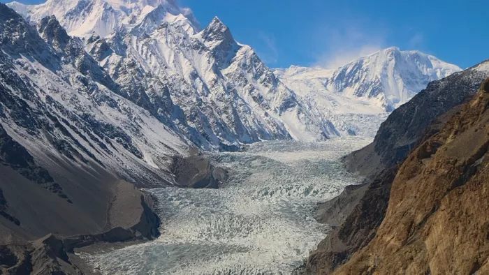 गिलगित-बाल्टिस्तान में तबाही ग्लेशियर टूटने से बह गए 70 घर (फोटो सोर्स- विकिपीडिया)