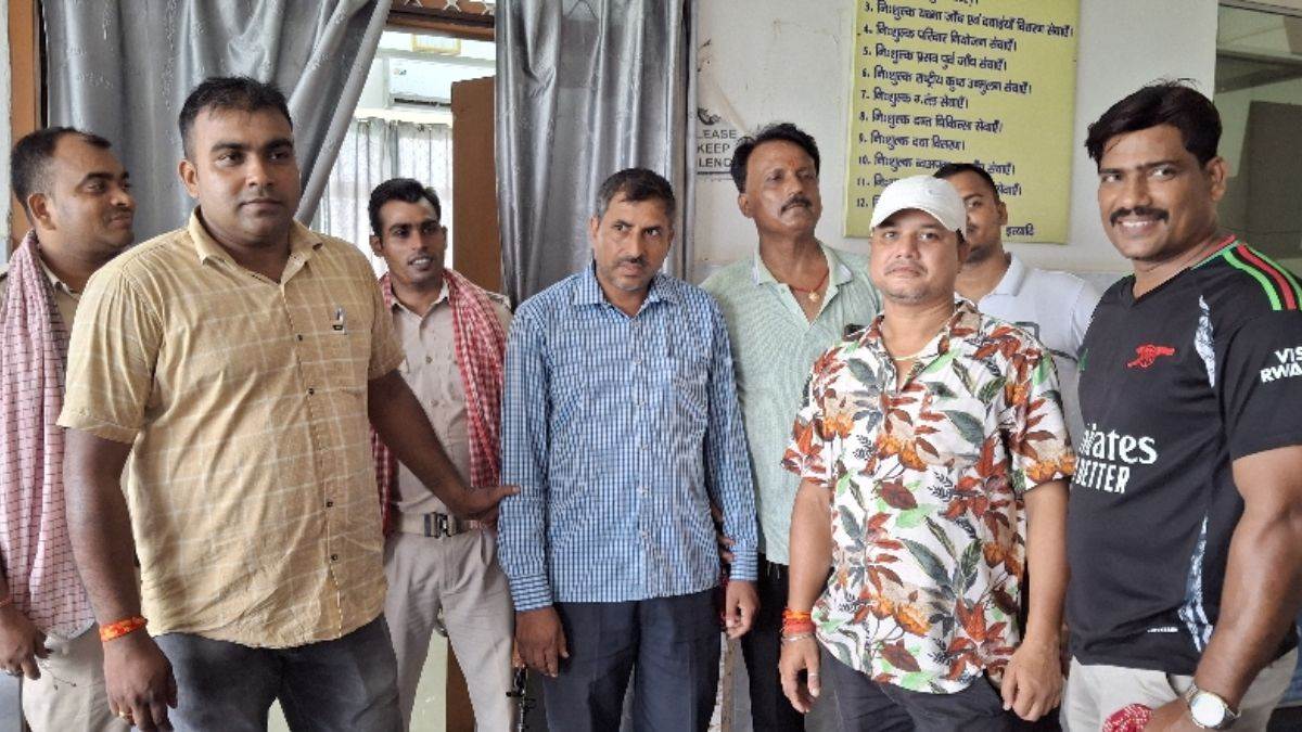 https://www.jagranimages.com/images/newimg/22082025/22_08_2025-islampur_24021597.jpg
