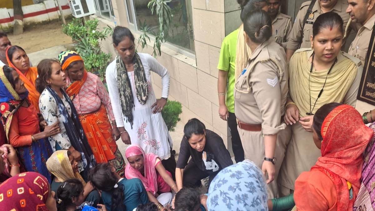 bijnor news cyclist died in accident driver tried to run away man stopped him by throwing his bike in front of car