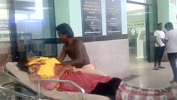 फुफेरी बहन के गर्दन पर चाकू से हमला कर भाई ने खाया जहर