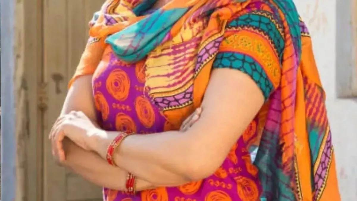 patna raid engineers wife faces jail in burnt money case