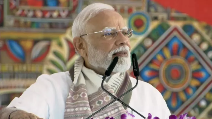 बिहार के गयाजी में रैली संबोधित करते पीएम मोदी।