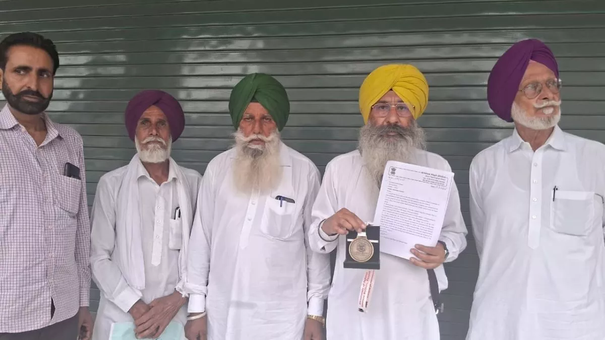 Punjab News: फरीदकोट में कारगिल युद्ध के हीरो कृष्ण सिंह ढिल्लों ने लौटाया सम्मान, आखिर क्या थी वजह?