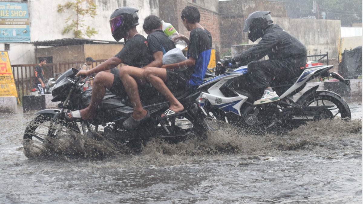 https://www.jagranimages.com/images/newimg/22082025/22_08_2025-rain-doon_24021812.jpg