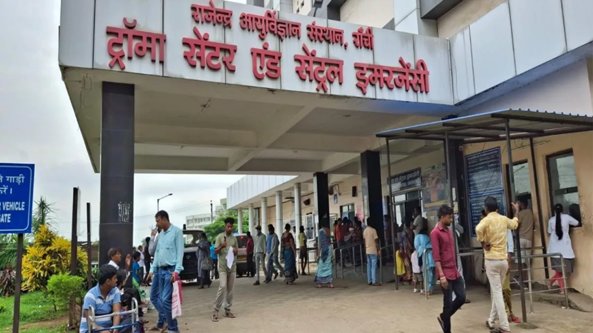 रिम्स में खौफनाक वारदात: चाय में था जहर! जूनियर डॉक्टर ICU में, तीन हिरासत में
