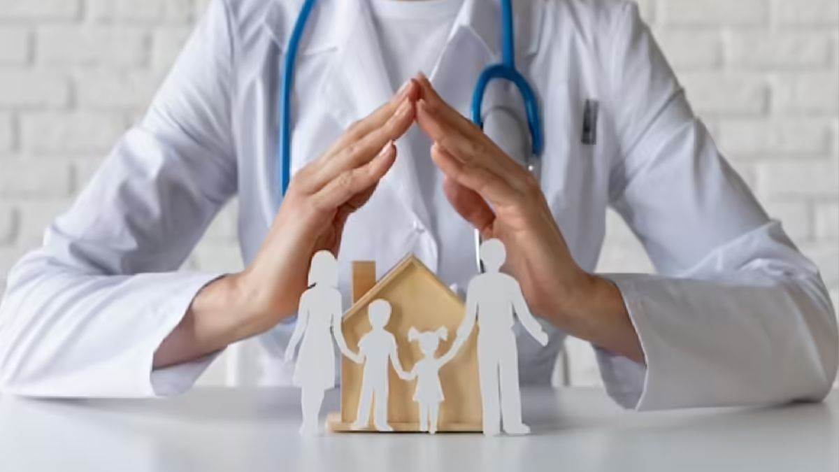 https://www.jagranimages.com/images/newimg/22082025/22_08_2025-tpa_in_health_insurance_24021237.jpg
