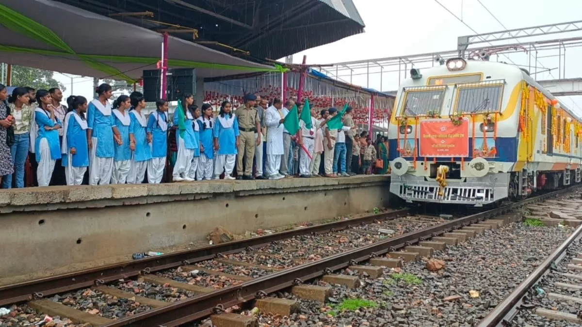 Buddhist Circuit Train: बिहार को एक और सौगात, बुद्ध सर्किट ट्रेन को PM मोदी ने दिखाई हरी झंडी; हुआ भव्य स्वागत
