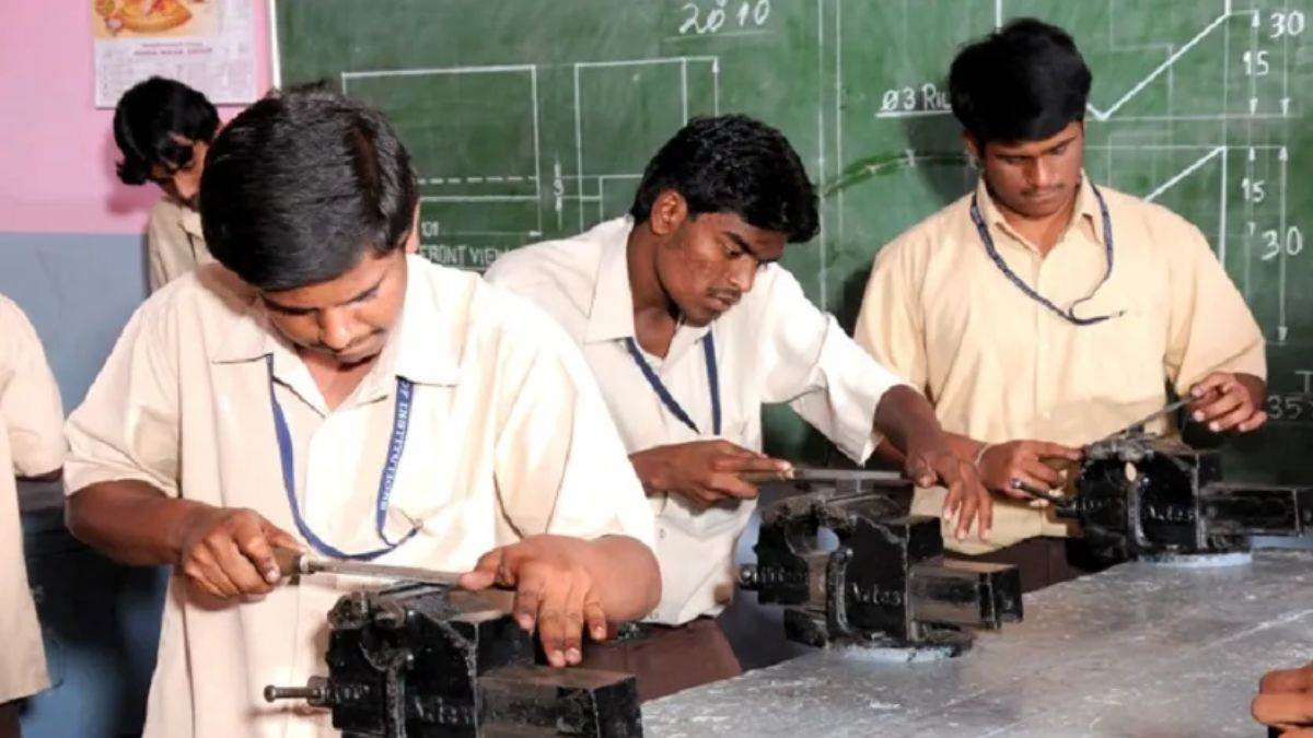https://www.jagranimages.com/images/newimg/22082025/22_08_2025-vocational_education_dainik_jagran_24021694.jpg
