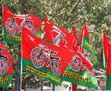 सपा छात्रसभा ने परीक्षा नियंत्रक का किया घेराव, बाेले- वापस ली जाए पीएचडी-एलएलबी इंट्रेस की बढ़ी फीस