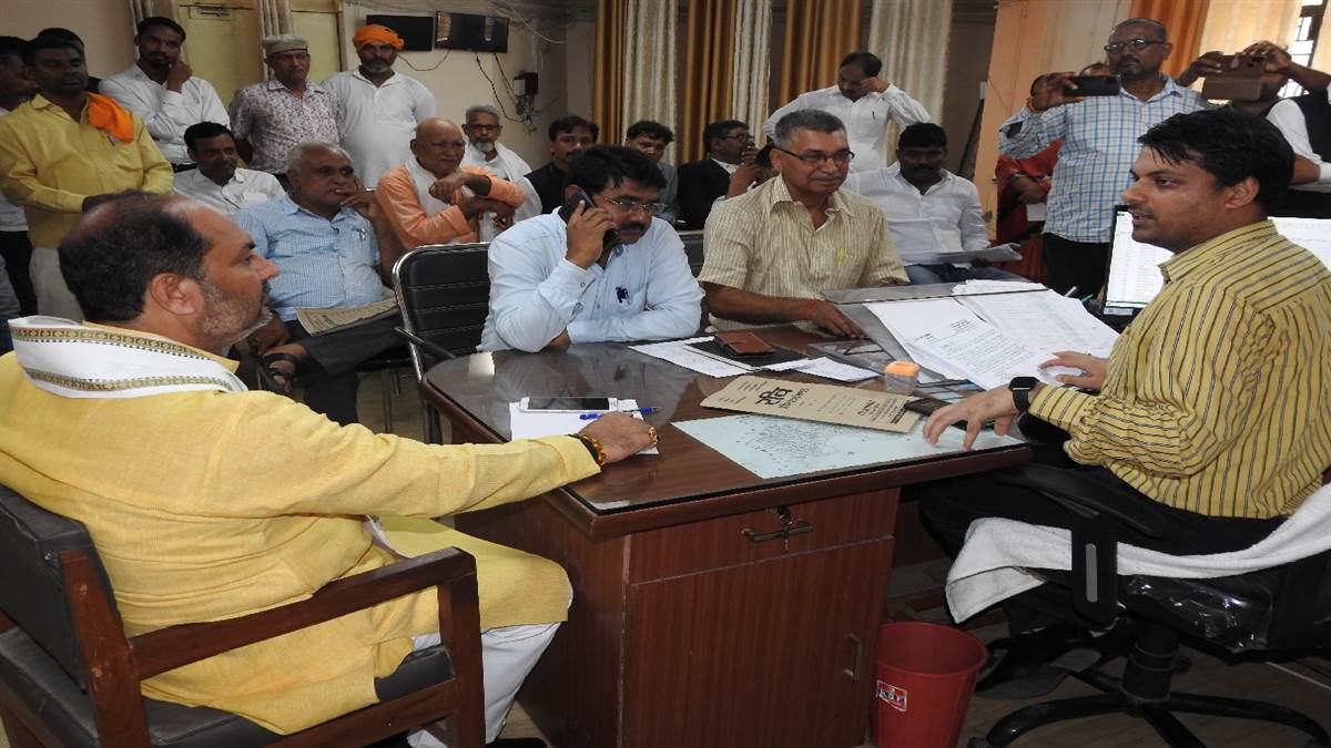 Ballia News भीटे पर निर्माण को लेकर दो पूर्व मंत्रियों में ठनी