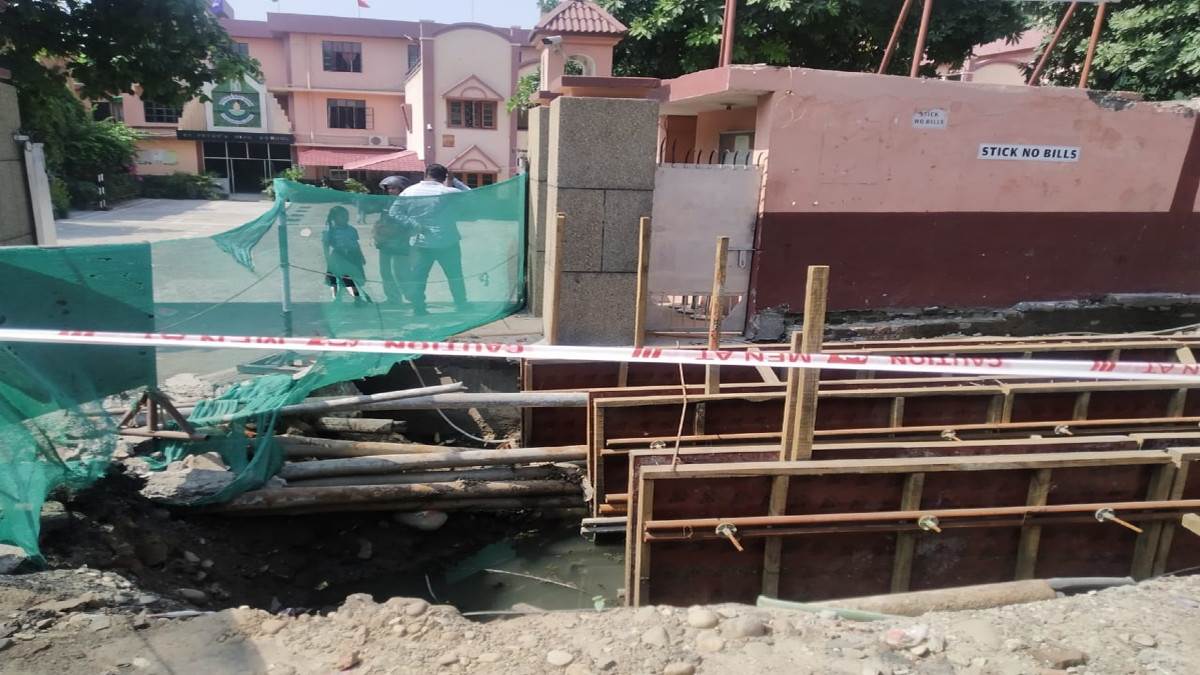 jammu kashmir administration stopped drain road work on bc road people have to face many problems