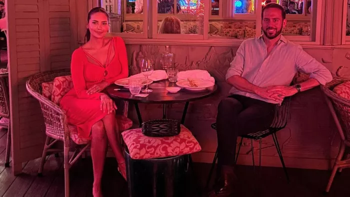 Esha Gupta Bold Photos: ईशा गुप्ता की फिल्में रिकॉर्ड तोड़ व्यापार करती हैl