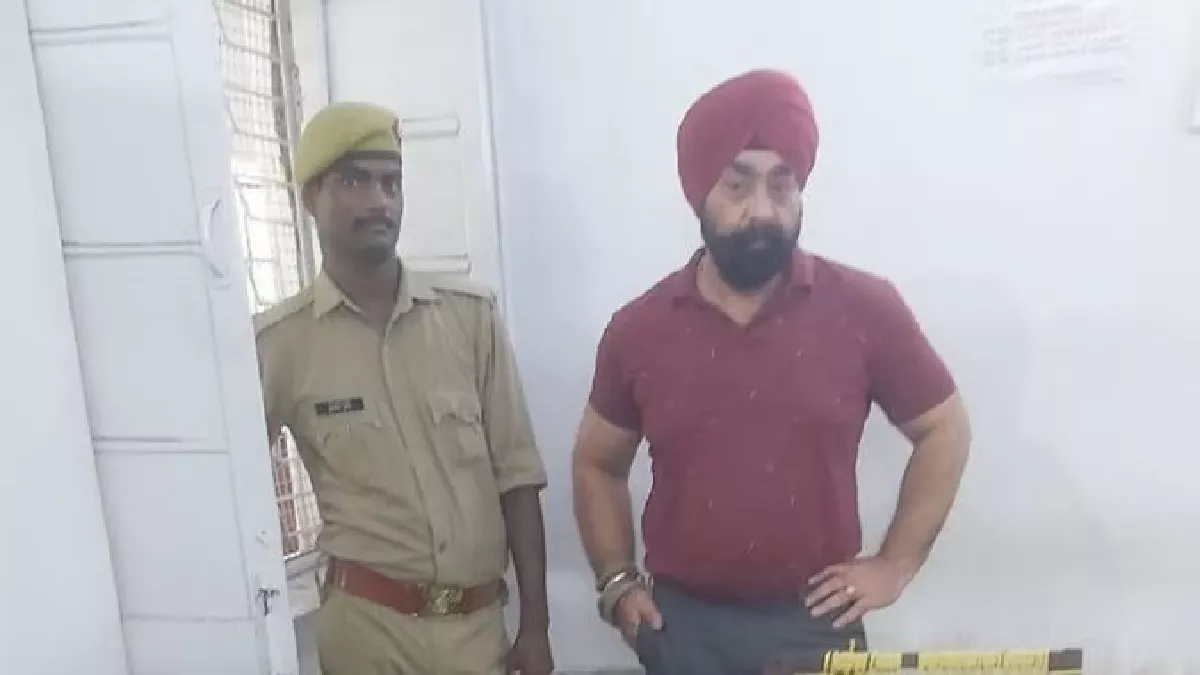 कानपुर में होटल प्रेसीडेंट में कब्जे के विवाद में गिरफ्तार संचालक को जेल भेजा गया।