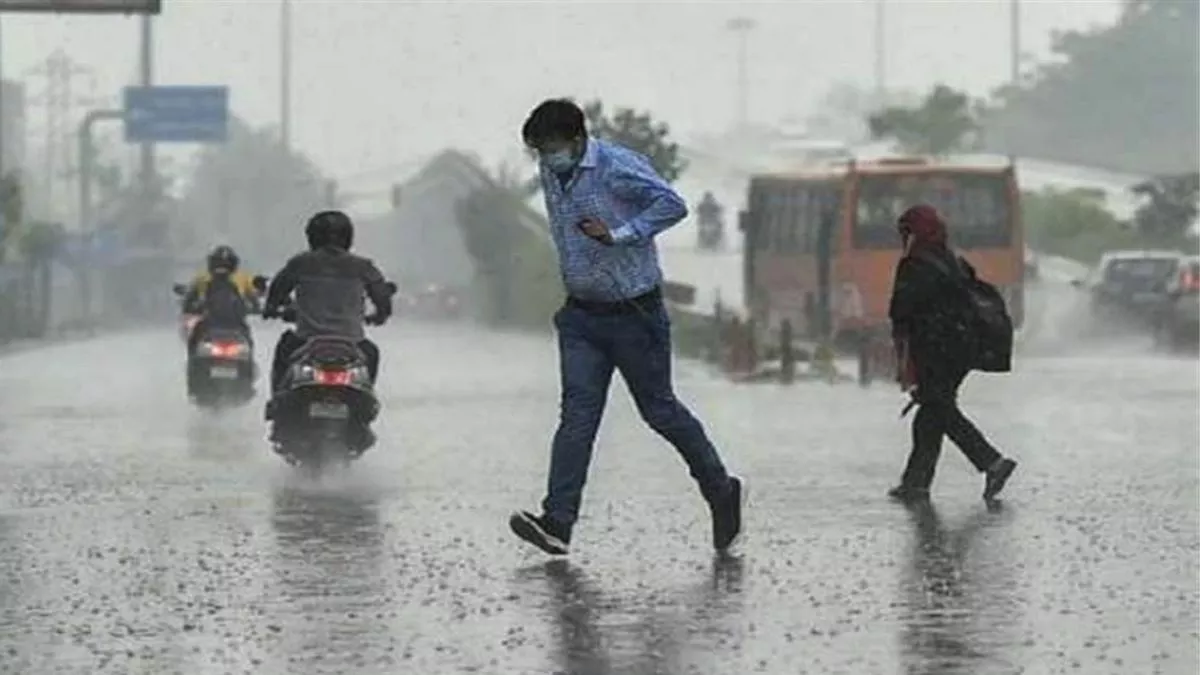 Delhi Weather: सच साबित हुआ IMD का पूर्वानुमान, जाते-जाते मानसून की सक्रियता से दिल्ली-एनसीआर में बारिश की झड़ी