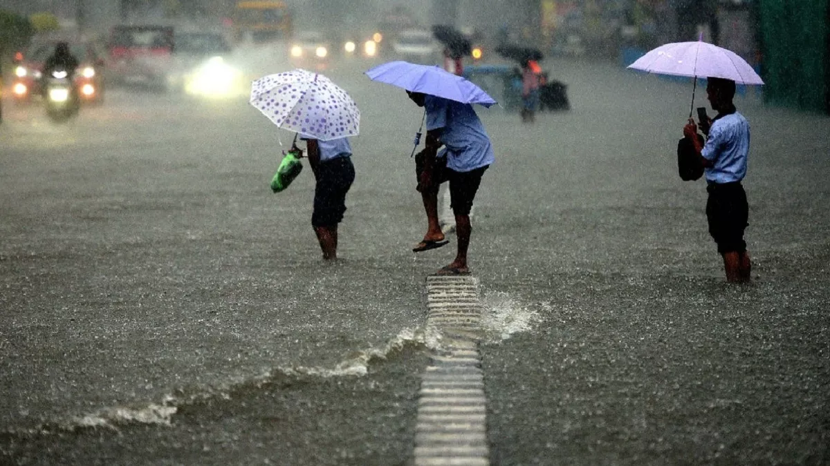 UP Weather यूपी में 25 शहरों में अगले 24 घंटे भारी बार‍िश का अलर्ट जारी