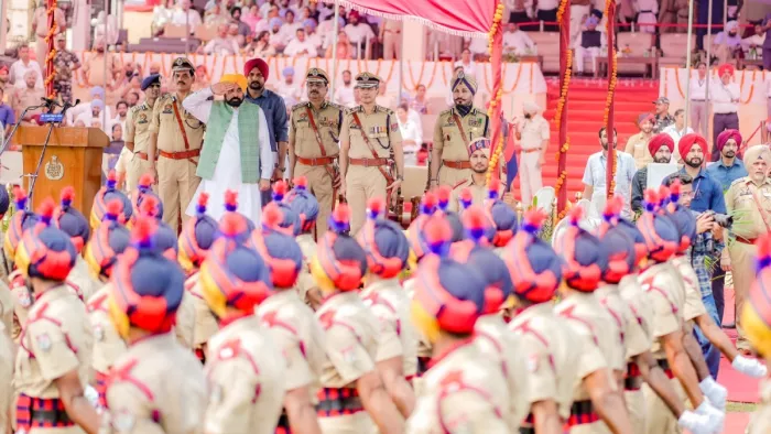 जालंधर में पासिंग परेड में शामिल हुए पंजाब सीएम भगवंत मान।