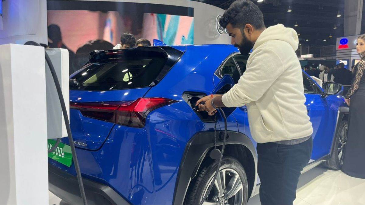 https://www.jagranimages.com/images/newimg/22092023/22_09_2023-ev_charge_23536899.jpg