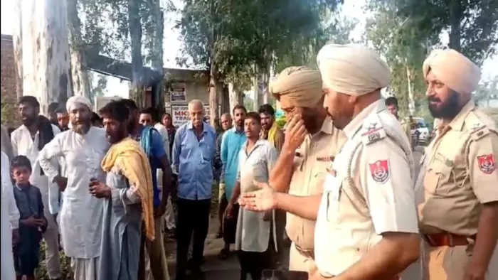 गुर्जर महासभा के प्रदेश उपप्रधान पर धारदार हथियार से हमले की जांच करती पुलिस।