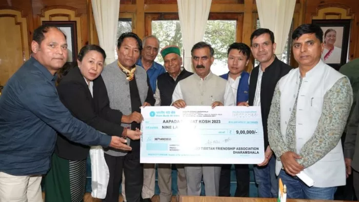 भारत तिब्बत मैत्री संघ ने आपदा राहत कोष में दिया नौ लाख का योगदान