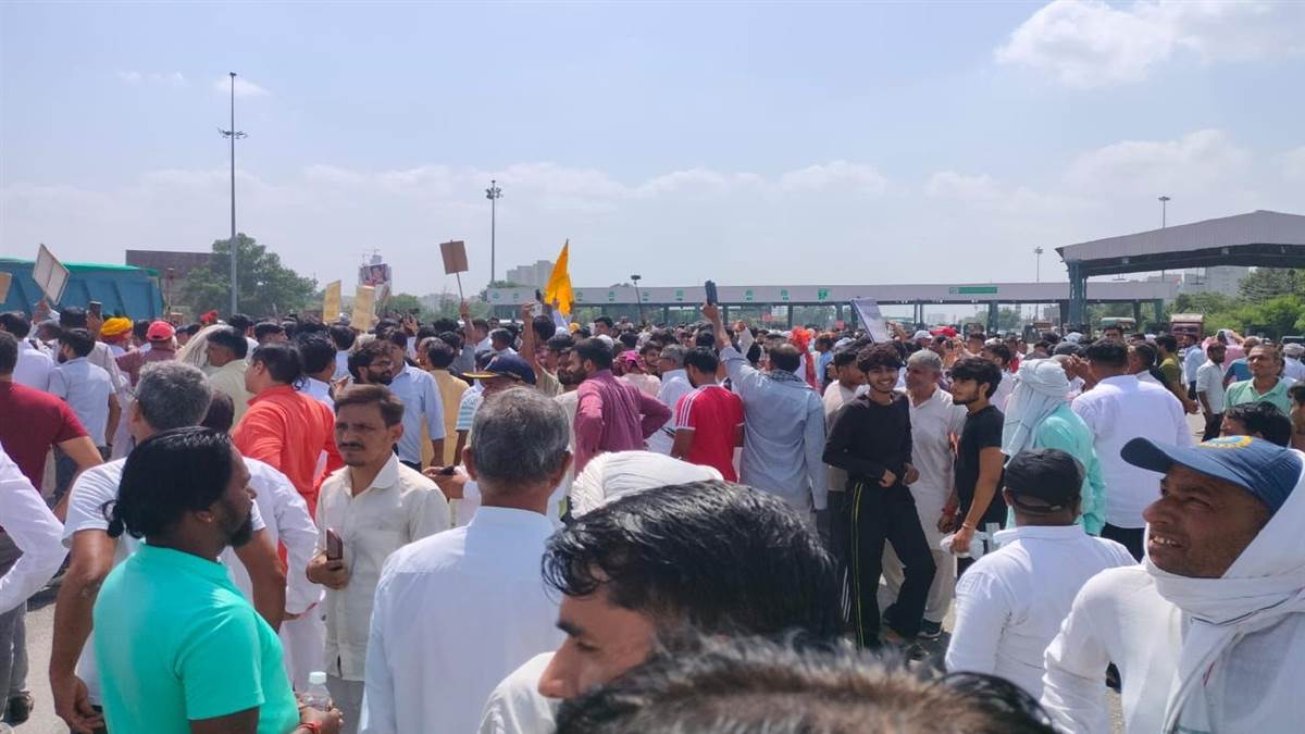 https://www.jagranimages.com/images/newimg/22092025/22_09_2025-21gur_30_21092025_133.jpg