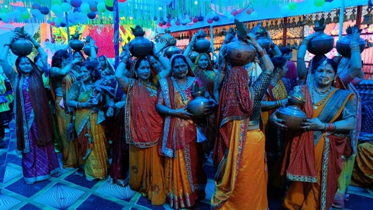 https://www.jagranimages.com/images/newimg/22092025/22_09_2025-22cmt_20_22092025_232.jpg
