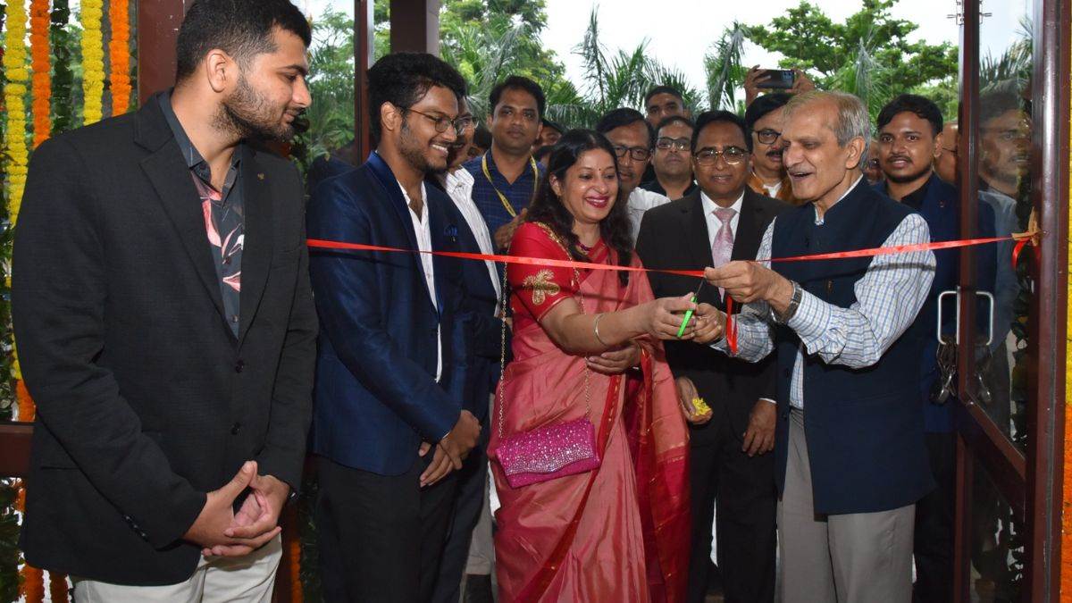 https://www.jagranimages.com/images/newimg/22092025/22_09_2025-aiims_bhubaneswar_foundation_day_24055774.jpg