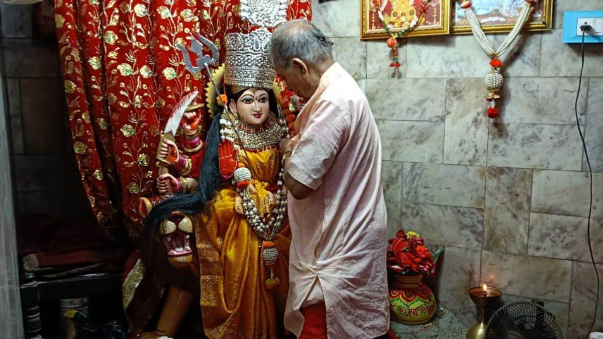 https://www.jagranimages.com/images/newimg/22092025/22_09_2025-devi_mandir_muzaffarpur_24056480.jpg