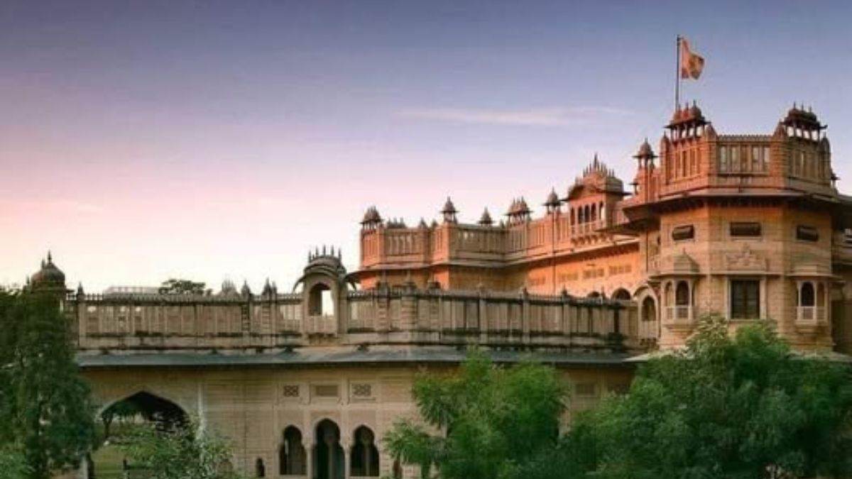 https://www.jagranimages.com/images/newimg/22092025/22_09_2025-moti_mahal_palace_bharatpur_24056678.jpg