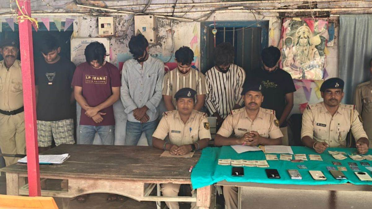 https://www.jagranimages.com/images/newimg/22092025/22_09_2025-motihari_cyber_fraud__24056203.jpg