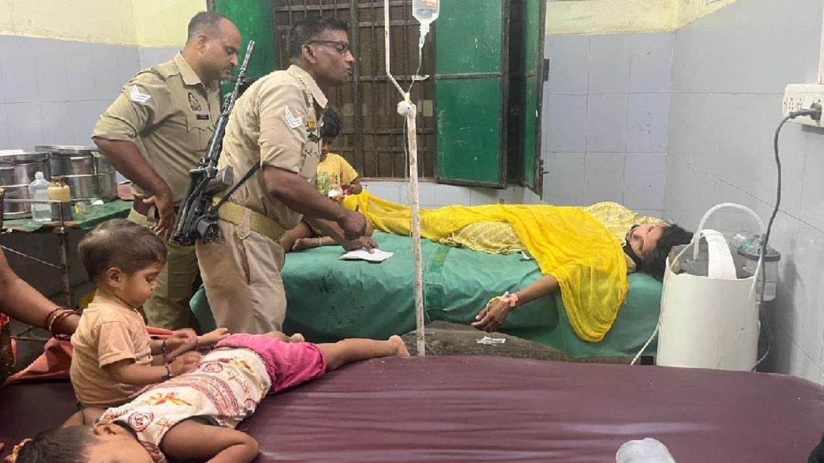 https://www.jagranimages.com/images/newimg/22092025/22_09_2025-patni_par_dala_petrol_24055762.jpg