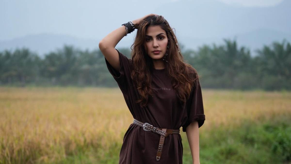 https://www.jagranimages.com/images/newimg/22092025/22_09_2025-rhea_chakraborty_jail_moment_24056193.jpg