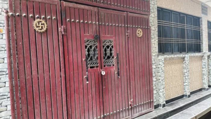 रामनगरी में फतेहगंज पुलिस चौकी के पास देह व्यापार