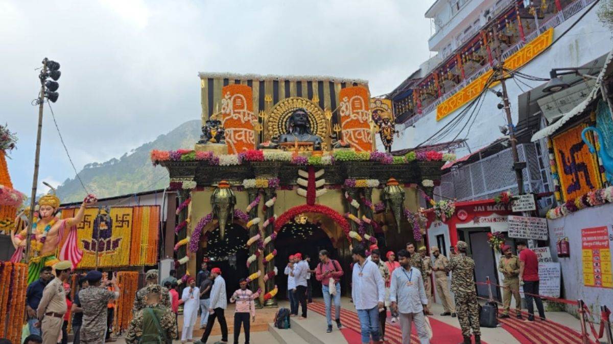 https://www.jagranimages.com/images/newimg/22092025/22_09_2025-vaishno_devi_21_24056510.jpg