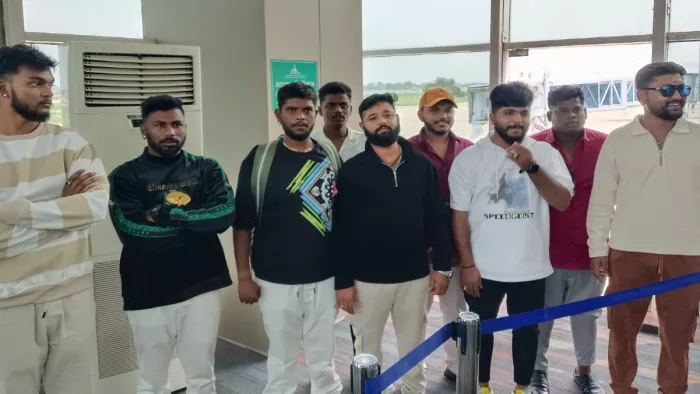 कॉकपिट का गेट केबिन क्रू ने खोलने से रोका तो कर दिया हंगामा।