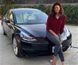 Pooja Batra Photos: पूजा बत्रा के पास है वो कार, जो भारत में लॉन्च ही नहीं हुई, जानें- कितनी है कीमत