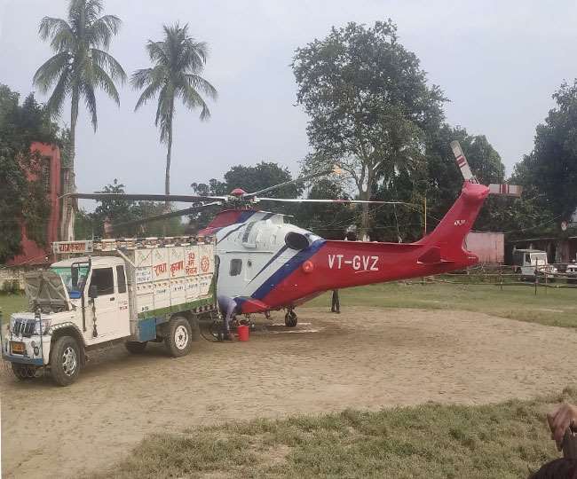 सीएम नीतीश कुमार का हेलीकॉप्‍टर। फोटो- मुकेश कुमार।