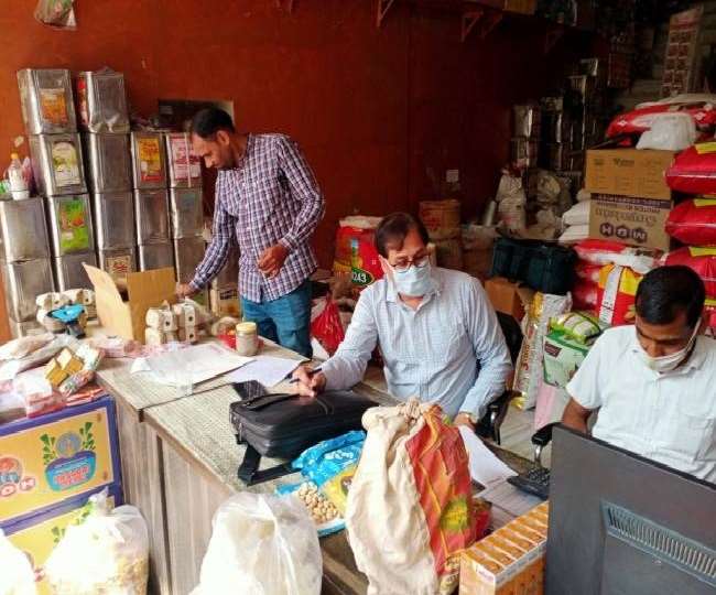 https://www.jagranimages.com/images/newimg/22102021/22_10_2021-food_sampling_22138776.jpg
