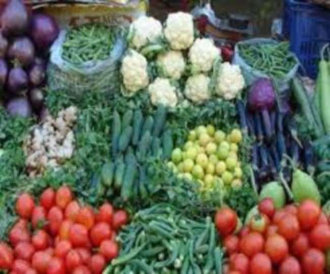 प्रयागराज के थोक सब्‍जी मार्केट में आने वाले किसानों और व्‍यापारियों को मालभाड़ा में अधिक खर्च हो जाता है।